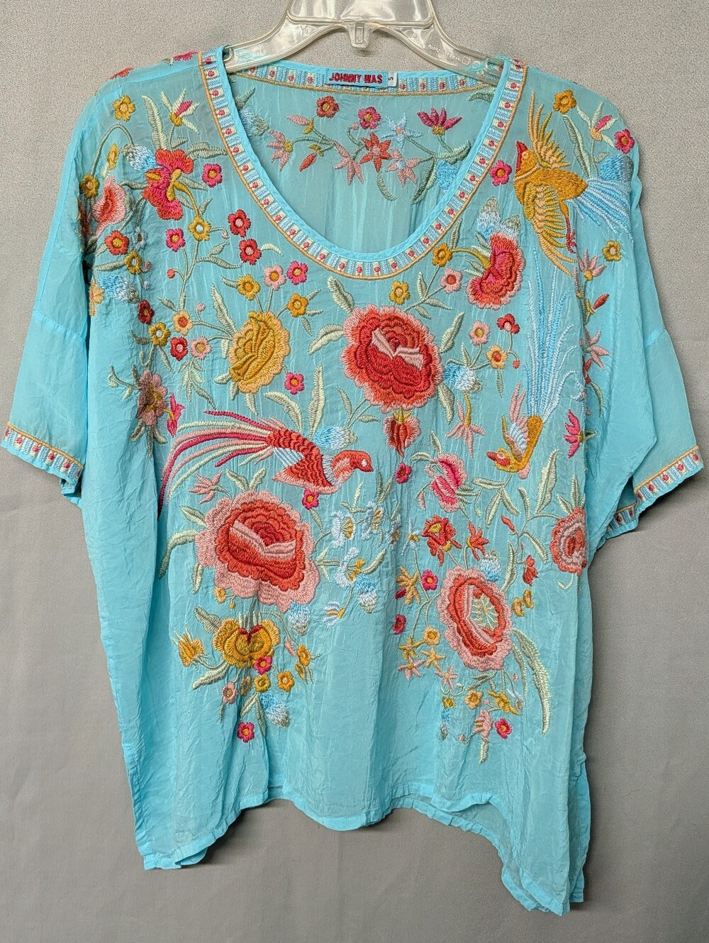 Johnny Was Turquoise Blue Floral Embroidered V-Neck Women’s Top Size Small